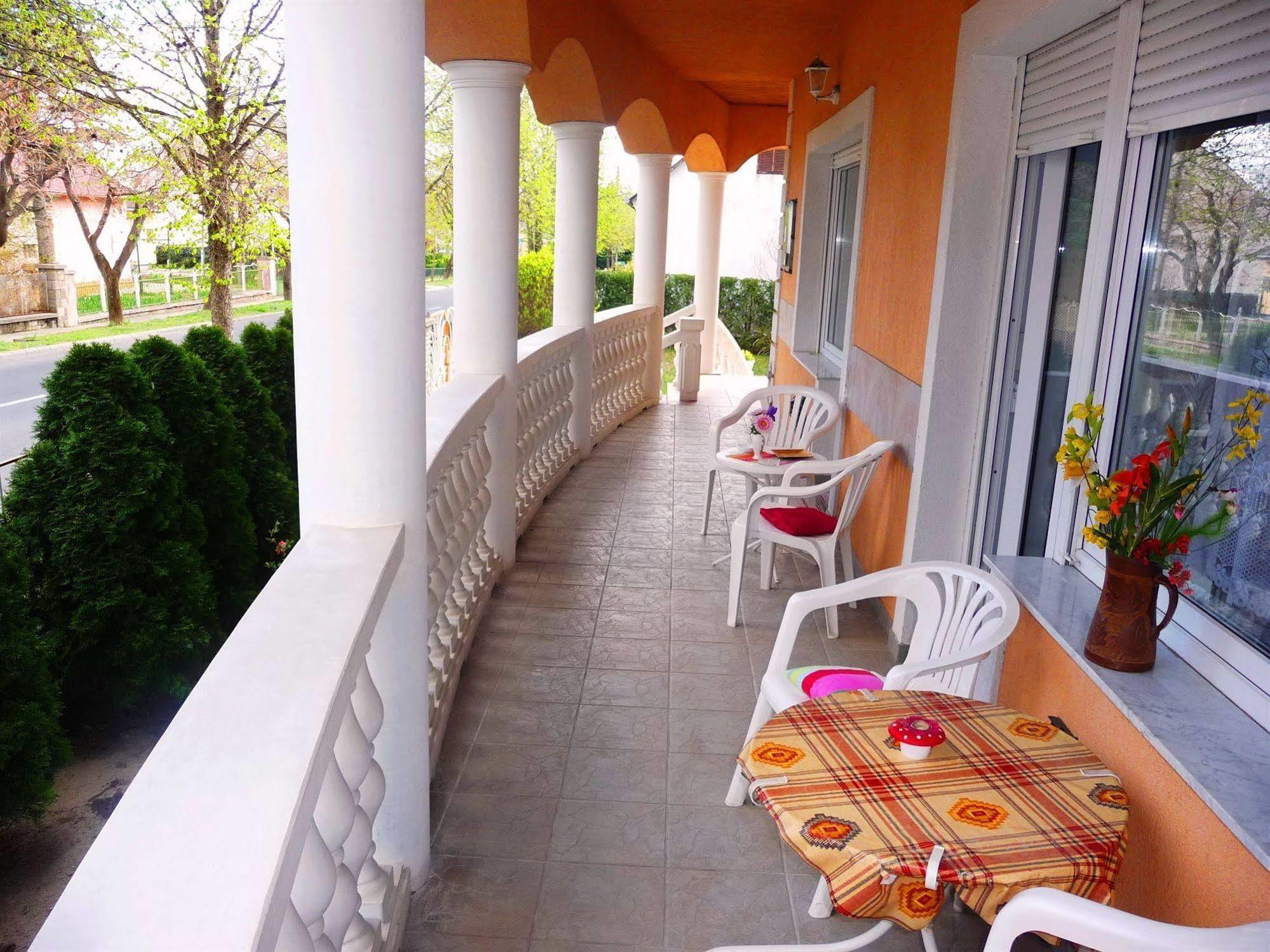 Joker Villa Apartmanhaus Hévíz Extérieur photo